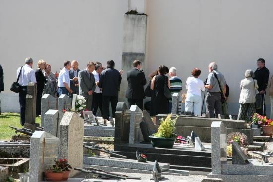 Cérémonie au cimetière pour les Dames Bergerot