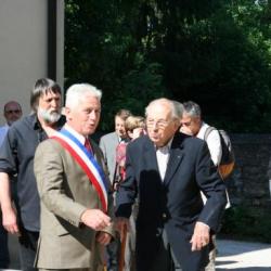 Retour de Mr Aubrac et son fils au châteaux de Villevieux 66 ans après