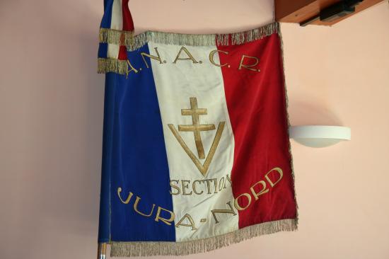 Drapeaux du comité Jura-Nord de l'ANACR