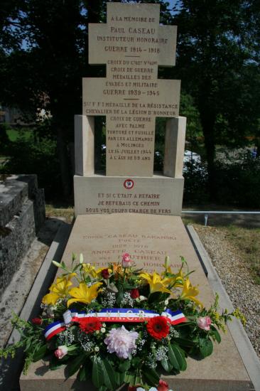 Cérémonie au cimetière de Chilly-le-Vignoble