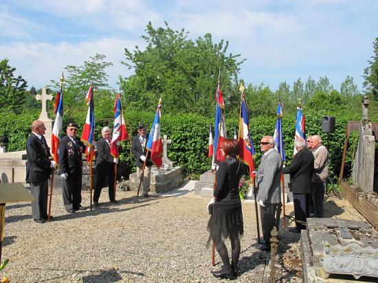Cérémonie au cimetière de Chilly-le-Vignoble